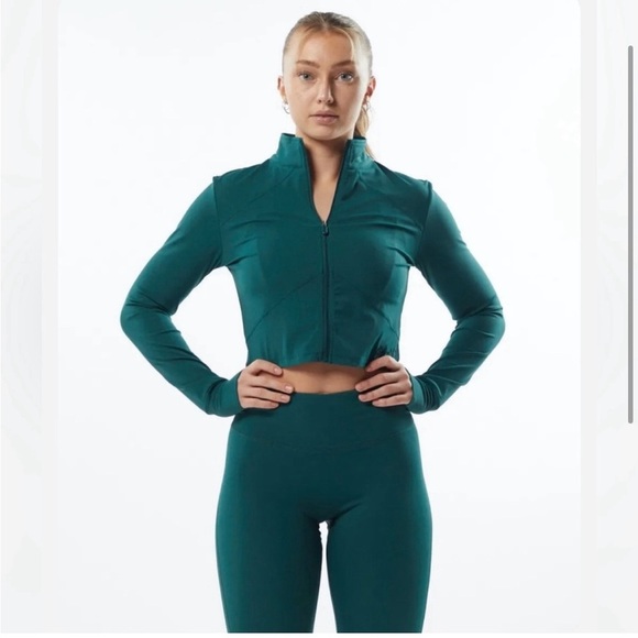 Alphalete Pulse Jacket -
Velvet Teal - Picture 1 of 4